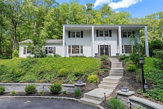 1508 Laurel Hollow Rd, Syosset, NY 11791