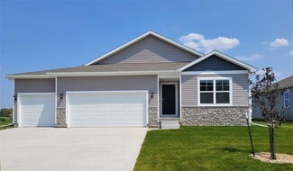 1104 Dee St SE, Bondurant, IA 50035