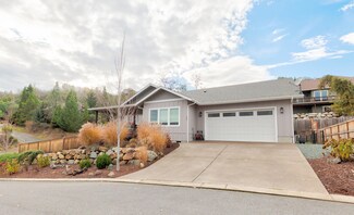 800 NW Starmont Way, Grants Pass, OR 97526