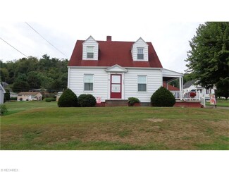 1449 Elm St, Bellaire, OH 43906