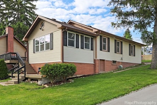 24991 W Forest Dr, Lake Villa, IL 60046