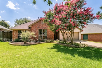 4320 Country Ln, Grapevine, TX 76051