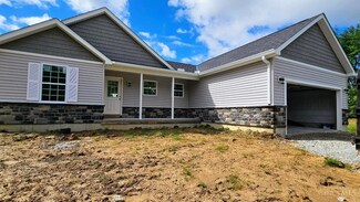 2021 Zuni Dr, Lake Waynoka, OH 45171