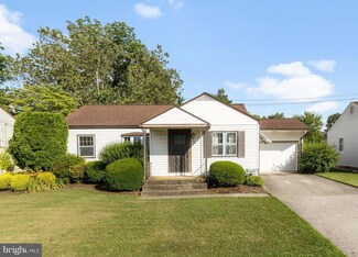 804 Sherwood Rd, New Cumberland, PA 17070