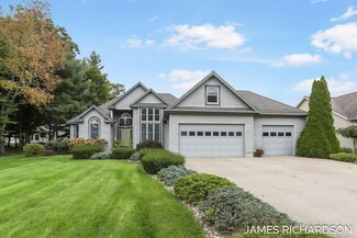 1176 S Robinhood Dr, Muskegon, MI 49445