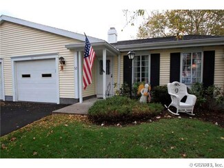 52 Greenway Blvd, Churchville, NY 14428