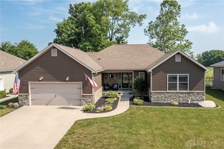 2630 Shady Tree Dr, Troy, OH 45373