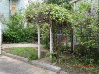 43 Spruce St, Lawrence, MA 01841