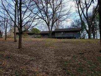 555 Kane St, Fall River, WI 53932