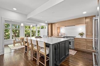 5316 Oak St, Kansas City, MO 64112