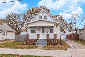 1515 W Market St, Bloomington, IL 61701