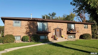 709 Crosstown Ave Unit 104, Silvis, IL 61282