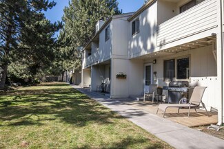 1050 NE Butler Market Rd Unit 9, Bend, OR 97701