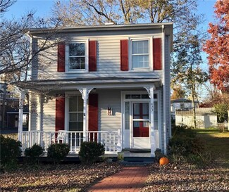 423 4th St, West Point, VA 23181