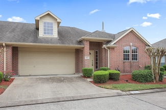 1602 Village Townhome Dr, Pasadena, TX 77504
