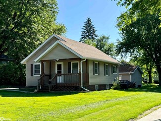 1518 N Adams St, Carroll, IA 51401