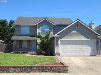 881 S 44th Place, Springfield, OR 97478