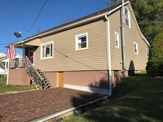 400 Valley Rd, Sophia, WV 25921