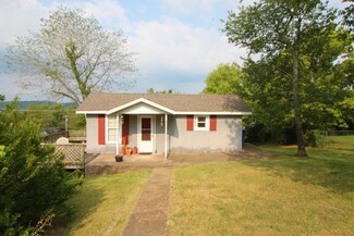 167 Pine St, Forsyth, MO 65653