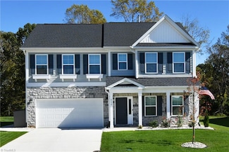 4558 Stratus Ln, Clemmons, NC 27012