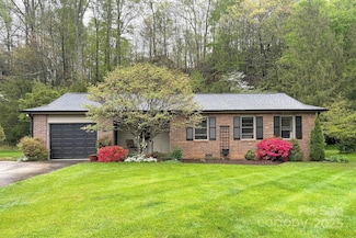 118 Resada Dr, Brevard, NC 28712