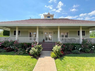 1742 Jade Ave, Fairfield, IA 52556