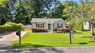 1060 Mclinden Ave SE, Smyrna, GA 30080
