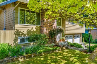 17740 Corliss Ave N, Shoreline, WA 98133