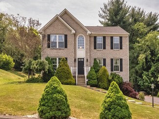 1049 Balkan Dr, Pittsburgh, PA 15239