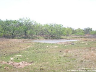 6214 County Road 427, Stockdale, TX 78160