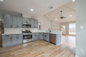 9123 Knightsland Trail, Houston, TX 77083