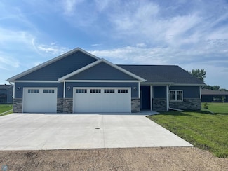 305 Prairie Dr N, Hankinson, ND 58041