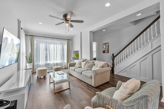 284 Maple St, Kearny, NJ 07032