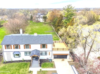 1912 N Summit St, Wheaton, IL 60187
