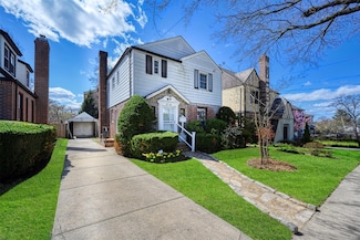 47-44 Glenwood St, Flushing, NY 11362