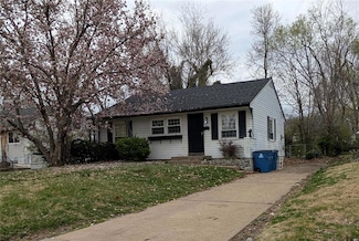 213 Cameron Rd, Saint Louis, MO 63137