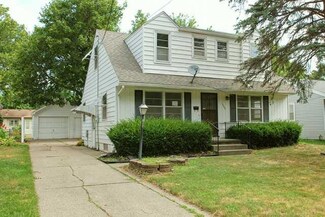 3009 Madison Ave, Des Moines, IA 50310