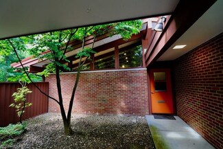405 W College St, Oberlin, OH 44074