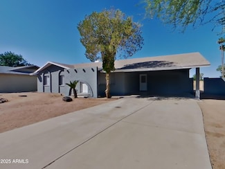 3771 W Dalphin Rd, Phoenix, AZ 85051