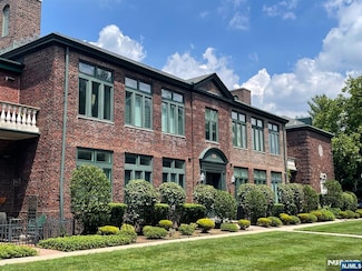 380 Broad Ave Unit 2G, Englewood, NJ 07631