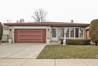 6816 N Algonquin Ave, Chicago, IL 60646