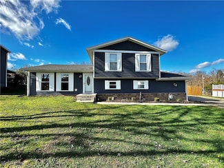 3675 Dona Dr, Zanesville, OH 43701