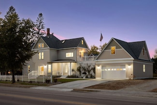 917 Division St S, Northfield, MN 55057