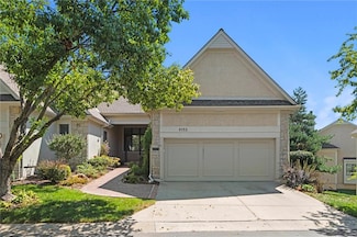 9153 Riggs Ln, Overland Park, KS 66212