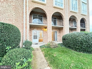 2625 Wagon Dr Unit 338, Alexandria, VA 22303