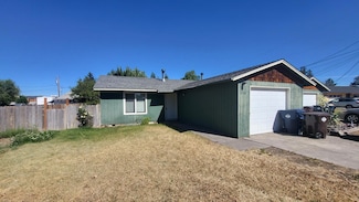 2926 SW 23rd St, Redmond, OR 97756