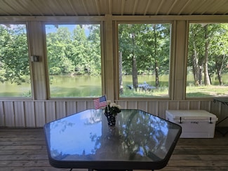 368 Duck Blind Rd, Clifton, TN 38425