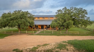 3233 W Old Lockhart Rd, West Point, TX 78963