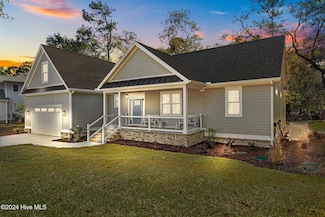 135 Clubhouse Dr SW, Lockwoods Folly, NC 28462