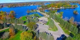 8135 Island Ct, Canadian Lakes, MI 49346